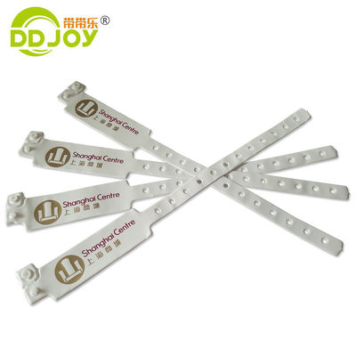 Pulseira de plástico de vinil de PVC para locais de eventos Fabricação de pulseira descartável impermeável
