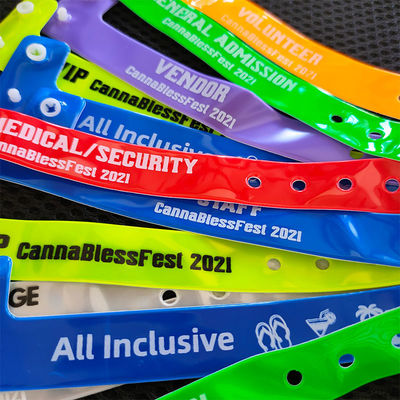 Pulseira de plástico neon/vinil resistente à água RFID assortada Pulseira personalizada para festivais