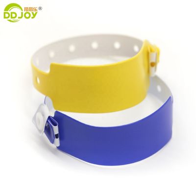 Pulsera amarela para qualquer festival