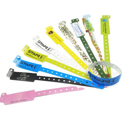 Pulseiras de vinil de plástico personalizadas e duráveis para compradores individuais e etc.
