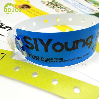 Pulseiras de vinil de plástico personalizadas e duráveis para compradores individuais e etc.