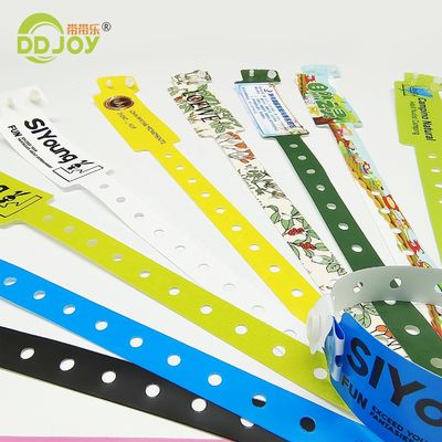 Pulseiras de vinil de plástico personalizadas e duráveis para compradores individuais e etc.