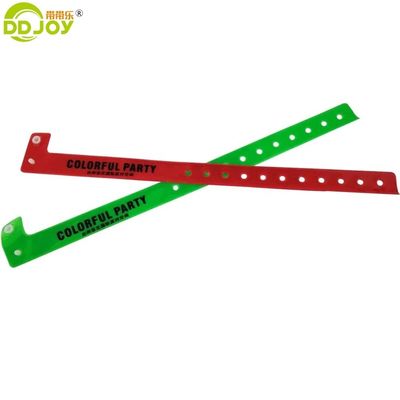 Bracelete de festa em forma de L com logotipo refletor verde neon com PVC e PVC refletor