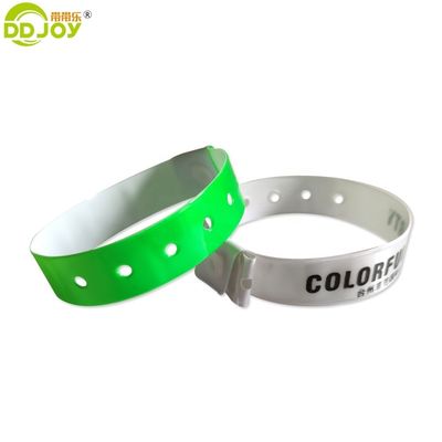 Bracelete de festa em forma de L com logotipo refletor verde neon com PVC e PVC refletor