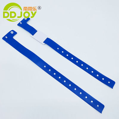 Pulseiras de logotipo personalizado em forma de L PVC Vinyl Material Escrito Smart RFID Chip Pulseira