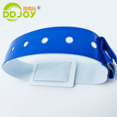 Pulseiras de logotipo personalizado em forma de L PVC Vinyl Material Escrito Smart RFID Chip Pulseira