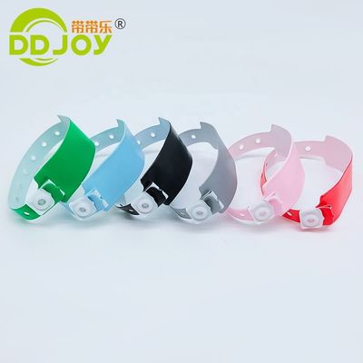 Logotipo personalizado Pulseira de vinil macio para concertos Personalização em massa Pulseiras ou pulseiras Tipo