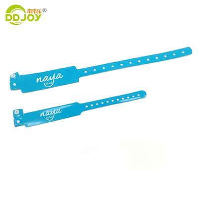 Braceletes de botão de PVC de identificação clara e design personalizado para hotéis
