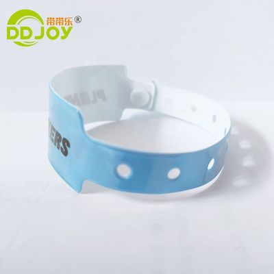 Braceletes de vinil personalizados para parque de diversões acessíveis e duráveis