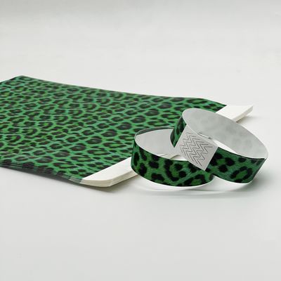 Pulseira de evento de entretenimento personalizada com bilhete de admissão de design DuPont impresso