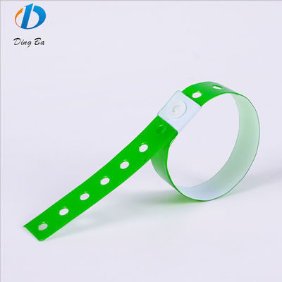 Outras pulseiras de entrada de PVC/Vinil plástico ajustáveis de forma macia para eventos e festas