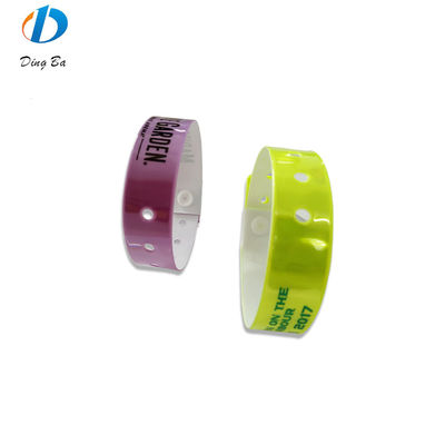 Outras pulseiras de entrada de PVC/Vinil plástico ajustáveis de forma macia para eventos e festas