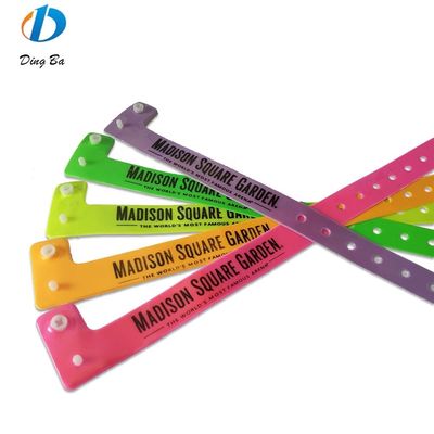 Braceletes de PVC em forma de L para celebrações