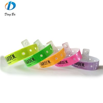 Braceletes de PVC em forma de L para celebrações