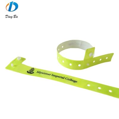 Braceletes de PVC em forma de L para celebrações