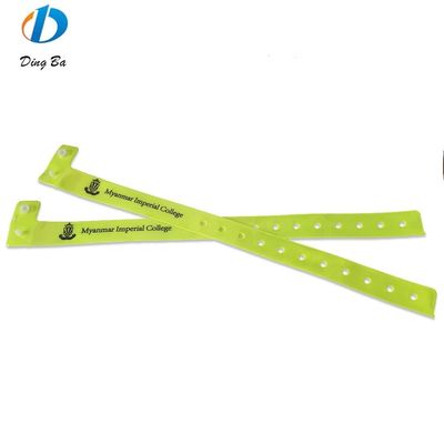 Braceletes de PVC em forma de L para celebrações