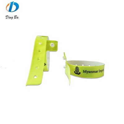 Braceletes de PVC em forma de L para celebrações