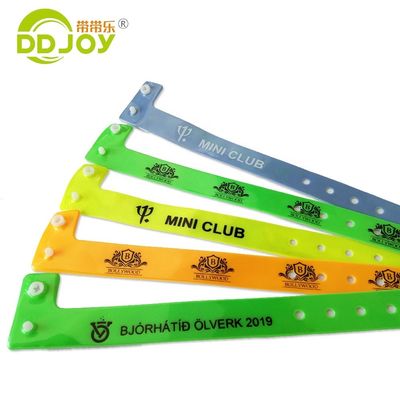 Material de filme fluorescente PVC Pulseira em forma de L para eventos 250*16mm Tamanho ajustável
