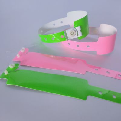 Pulseiras de PVC de vinil impermeáveis de neon brilhante e suave para clubes noturnos