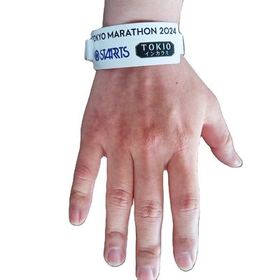 2024 venda de pulseira de presente amarelo pulseira personalizada com desempenho anti-alergênico