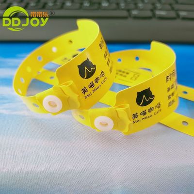 Pulseira vermelha de PVC para crianças de plástico macio personalizado de uma vez