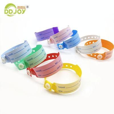 Pulseira médica de plástico descartável para identificação de doentes hospitalizados