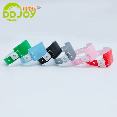 Tecnologia de inserção de bloqueio de plástico Pulseiras/pulseiras de PVC azul para eventos DDJOY Festivais