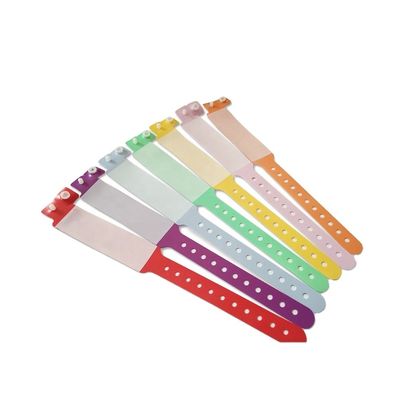 Logotipo personalizado Pulseiras de PVC macias Favorecido do bebê pulseira personalizada Itens coloridos