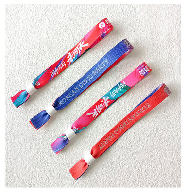 Tecido de cetim azul de evento personalizado de uma vez com pulseiras de festa com impressão de logotipo