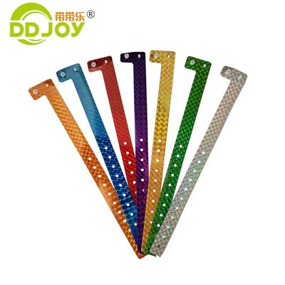 Pulseira Holográfica Personalizada Anti-Alergias Plastico Vermelho em Forma de L Pulseira Brilhante para Eventos