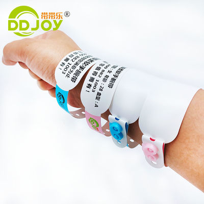 Pulseira de identificação personalizada à prova d'água para o parque do festival Pulseira de código de barras QR descartável