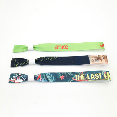 Pulseiras de tecido de cetim de chip RFID personalizadas em amarelo para gestão de festas e eventos
