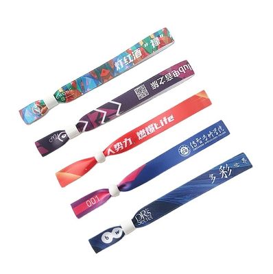 Red RFID Chip Custom Logo Impressão Satin Fabric Pulseiras para Eventos Festival Party