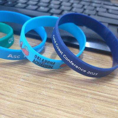 Eventos Desportivos Pulseira de material de silício Pulseiras de borracha GlOW personalizadas para festivais