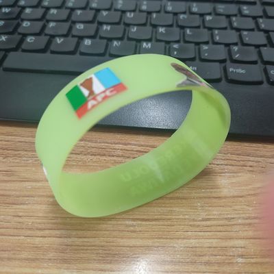 Eventos Desportivos Pulseira de material de silício Pulseiras de borracha GlOW personalizadas para festivais