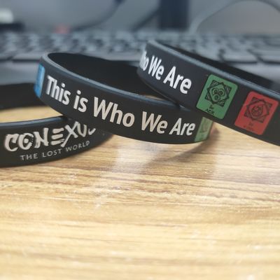 Logotipo de marca personalizado Pulseira de silicone Pulseira de borracha personalizada para presentes de festival