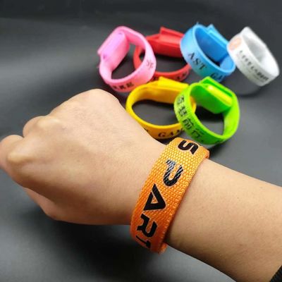 Cadeias personalizadas de cores multicolor iluminadas de pulseiras LED Flash com gráficos personalizados