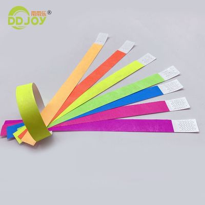 Pulseira Tyvek de impressão personalizada para eventos e festivais em cores de neon vibrantes