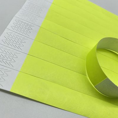 Bracelete Tyvek com fecho adesivo forte em cores neon para identificação à prova d'água