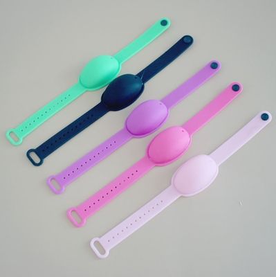 Dispensador de pulseiras de desinfetante de mão líquido portátil de silicone para crianças GW 0,25 kg/ PCS