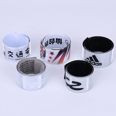 Pulseira refletora para organizações religiosas