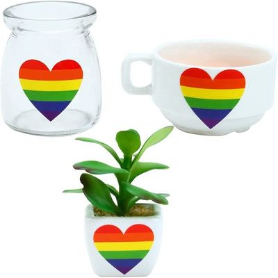 Artesanato de presente de 1,5 polegadas 500 pcs/rolo estriado em forma de coração amor gay orgulho Rainbow Heart Sticker