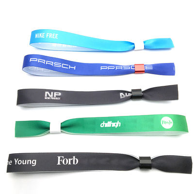 Logotipo personalizado RFID Chips Satin Tecido Pulseiras para Eventos Festival Comemorativos