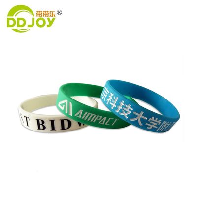 Material de silício Logotipo personalizado Pulseira de plástico para organizações sem fins lucrativos
