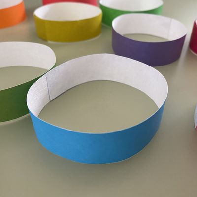 Papel de identificação Tyvek pulseiras Logotipo personalizado e código de barras para identificação