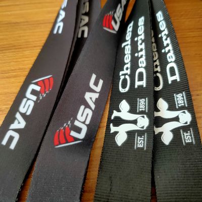 Lanyards de sublimação personalizados para agência de viagens 1 Impressão a cores e fivela de segurança
