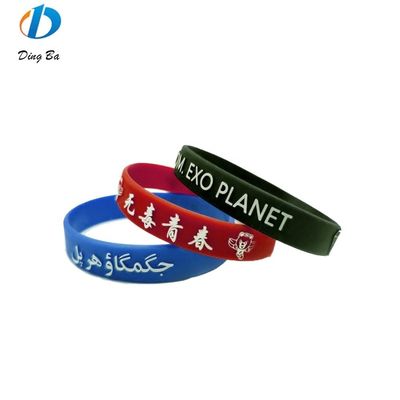 Pulseira de silicone personalizada de forma de desenho animado perfeita para olhar casual e esportivo