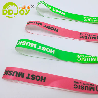 Gênero Pulseiras femininas de tecido de fita de tecido em vermelho com fechadura de plástico personalizada