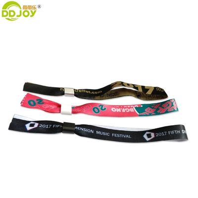 Adicione um toque de charme ao seu festival com fechaduras inspiradoras personalizadas pulseiras