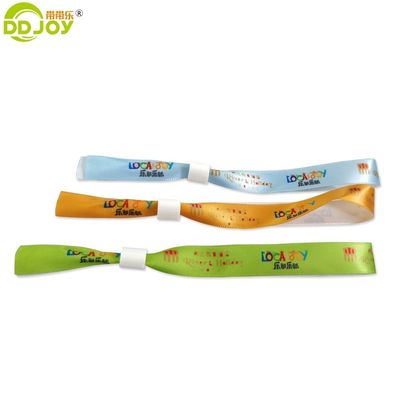 Adicione um toque de charme ao seu festival com fechaduras inspiradoras personalizadas pulseiras